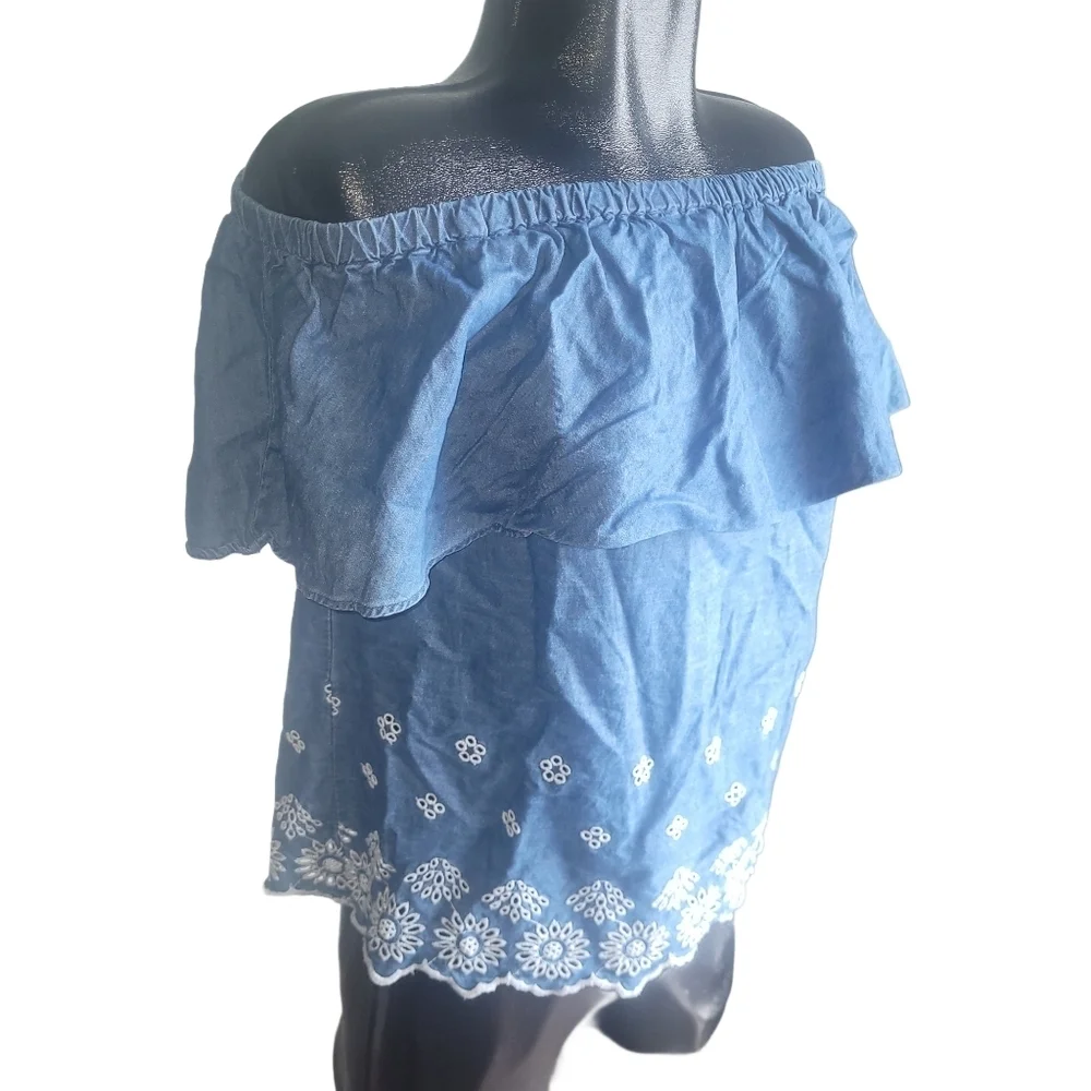 Old Navy Denim Off-Shoulder Top with White Embroidered Hemline M - Picture 2 of 6